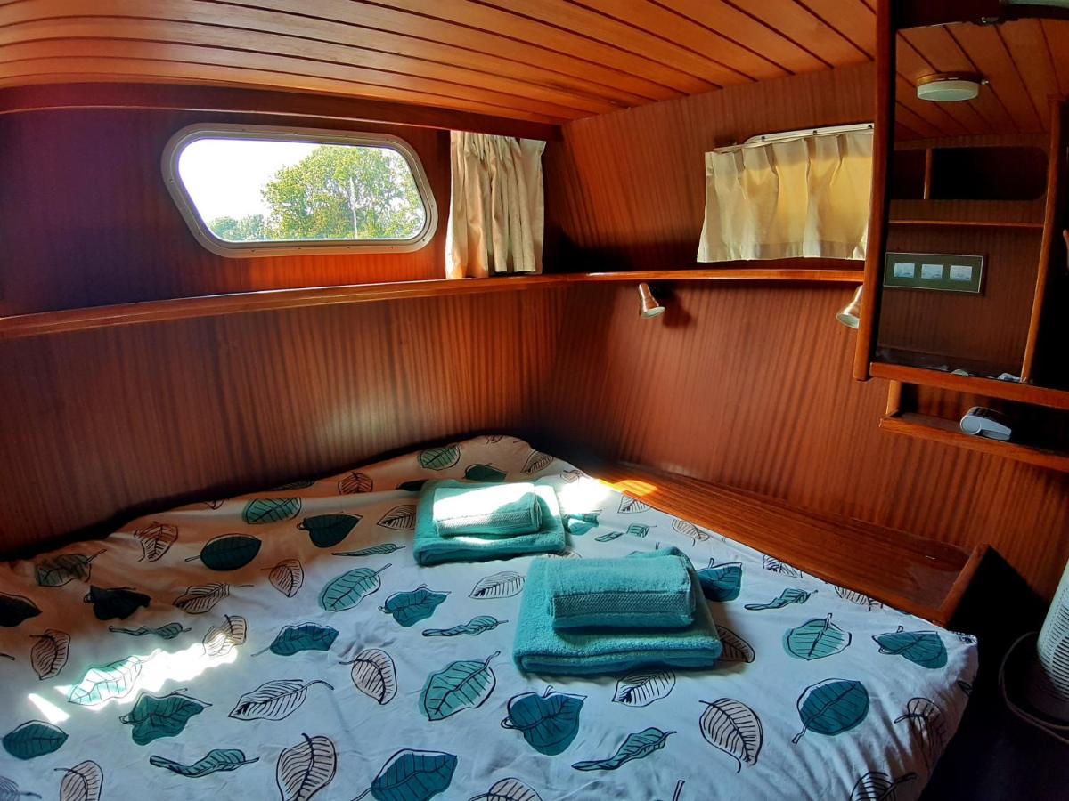 ホテル Motor Yacht Amstelle アムステルダム エクステリア 写真