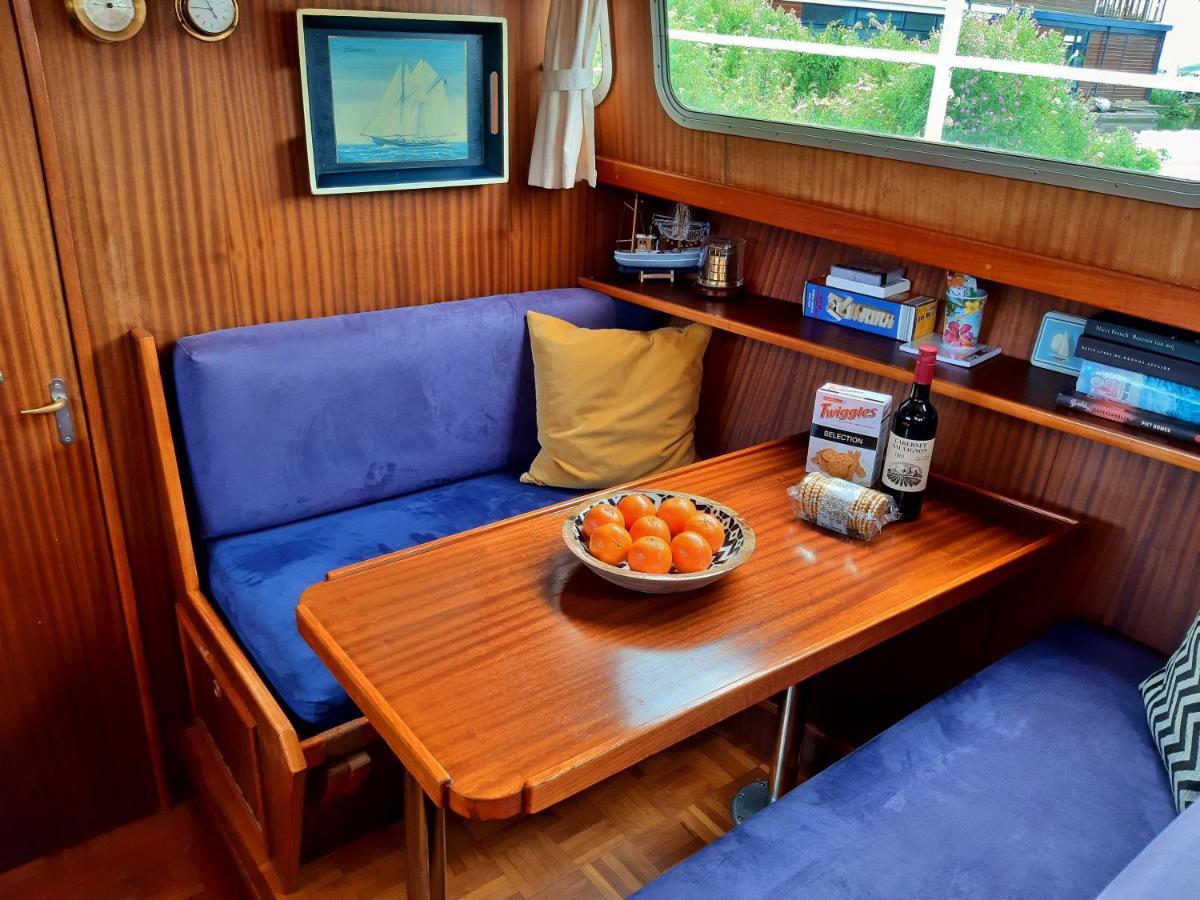 ホテル Motor Yacht Amstelle アムステルダム エクステリア 写真