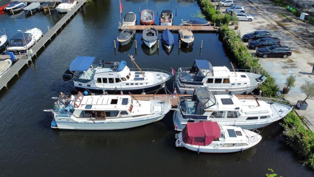 ホテル Motor Yacht Amstelle アムステルダム エクステリア 写真